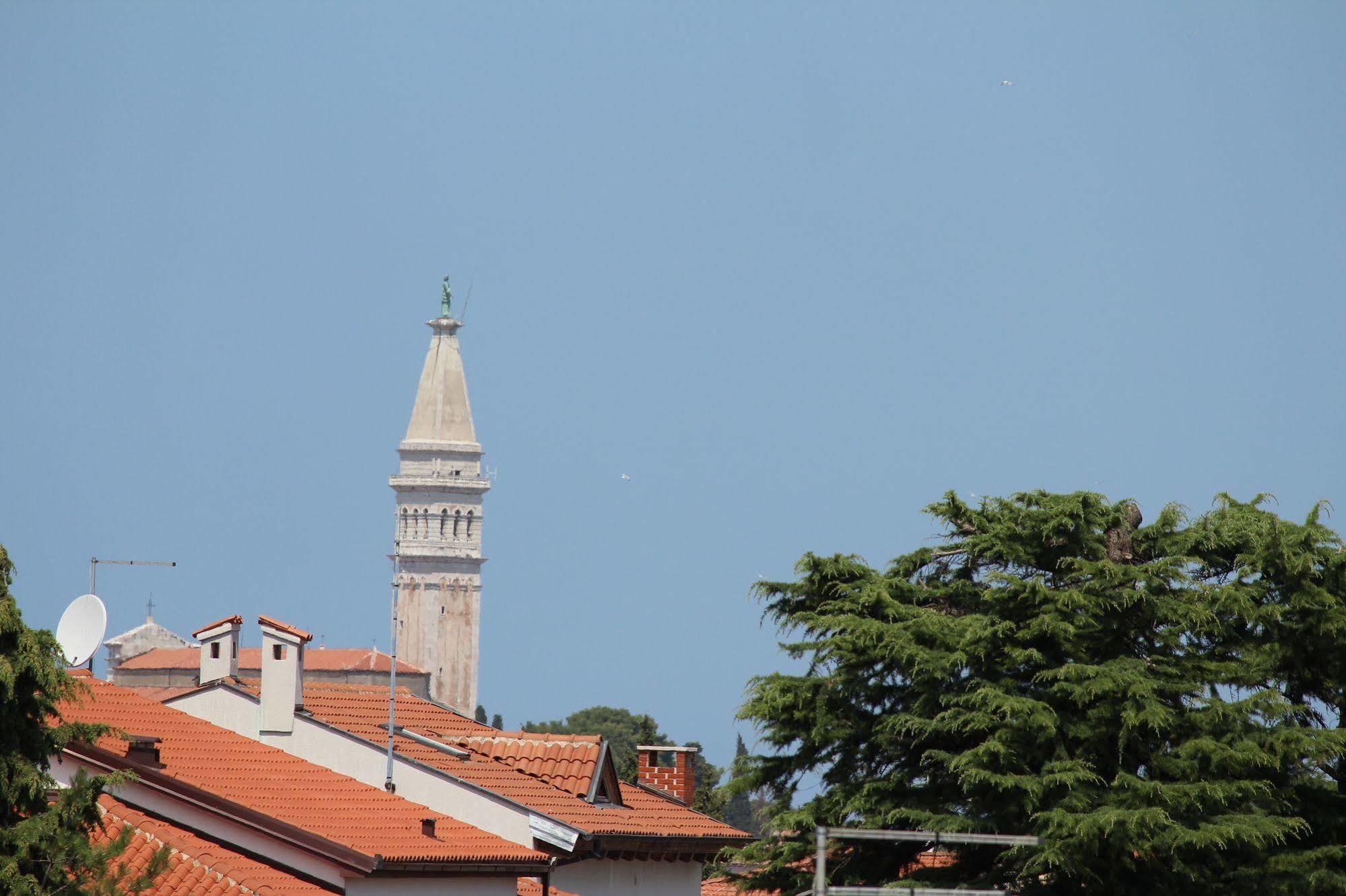 Rooms And Apartments Sally Rovinj Buitenkant foto