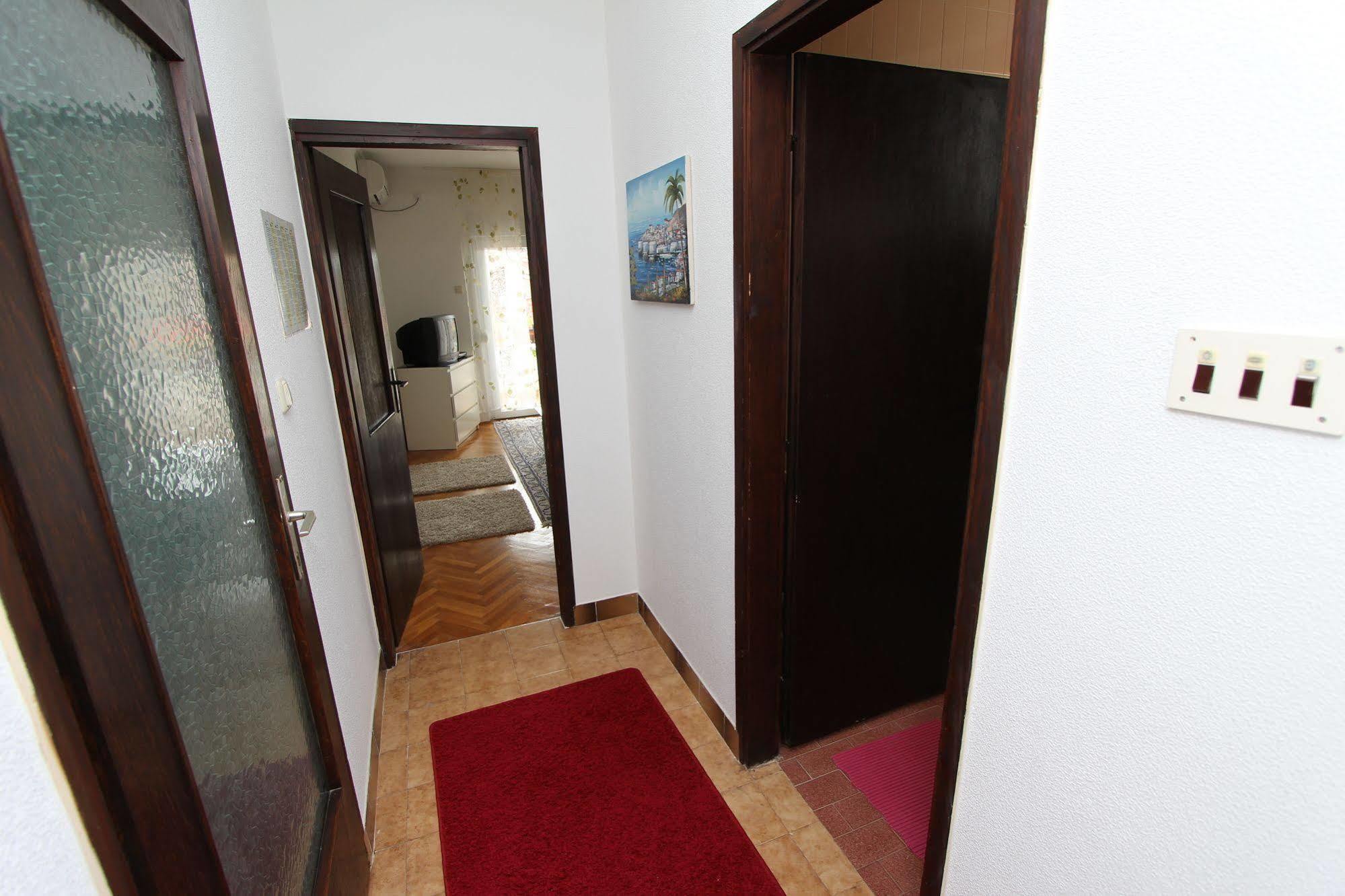 Rooms And Apartments Sally Rovinj Buitenkant foto