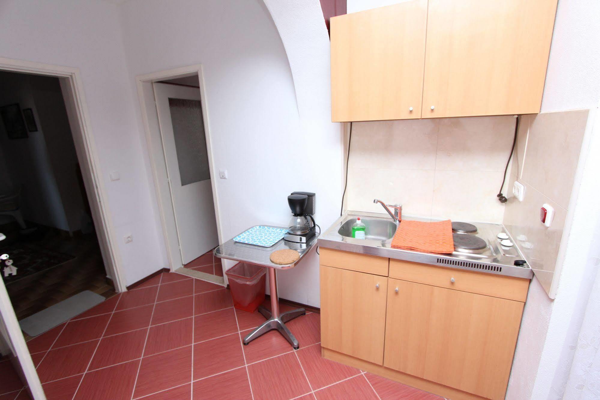 Rooms And Apartments Sally Rovinj Buitenkant foto