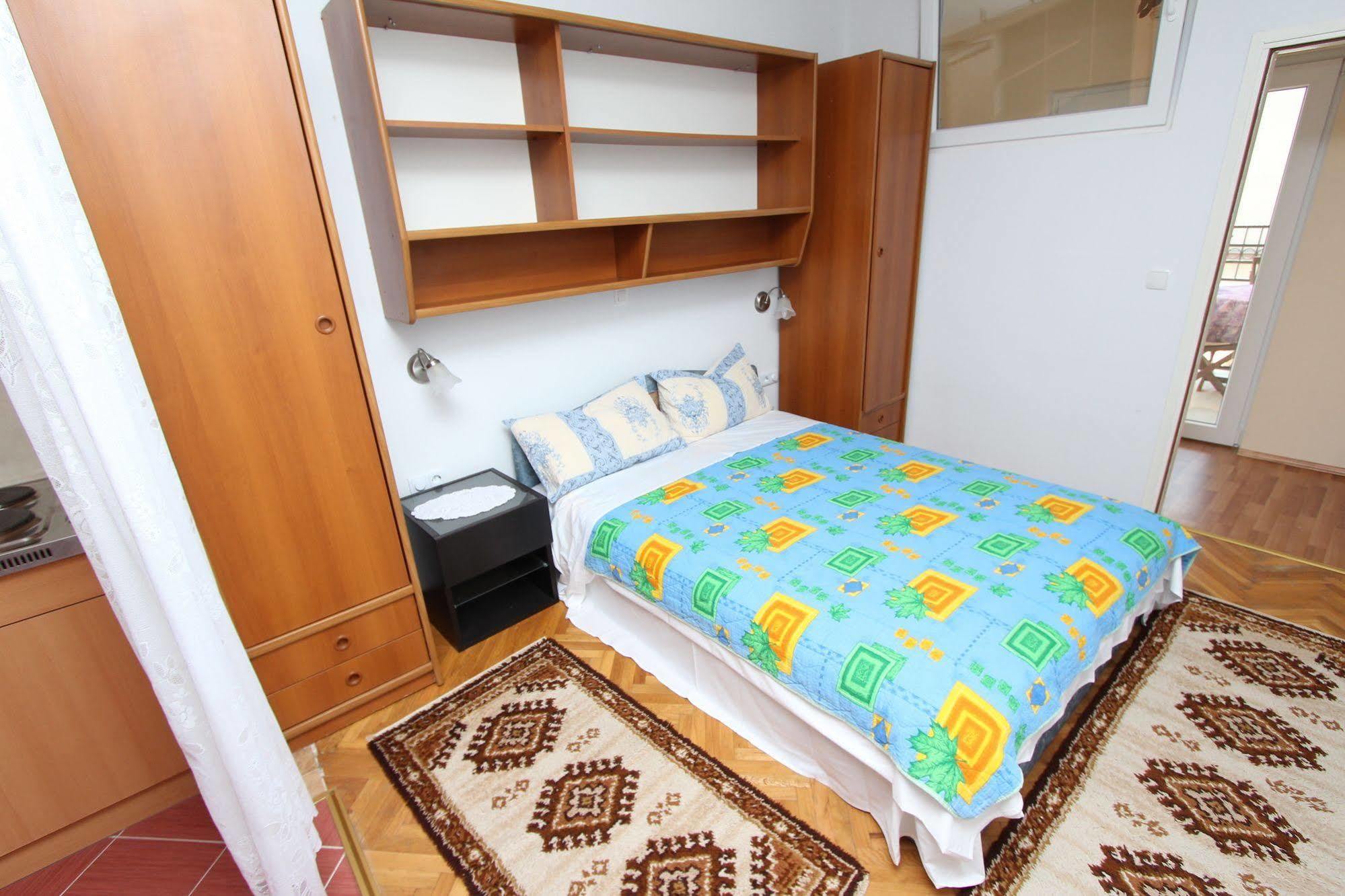 Rooms And Apartments Sally Rovinj Buitenkant foto